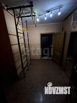 2-к квартира, вторичка, 64м2, 1/10 этаж